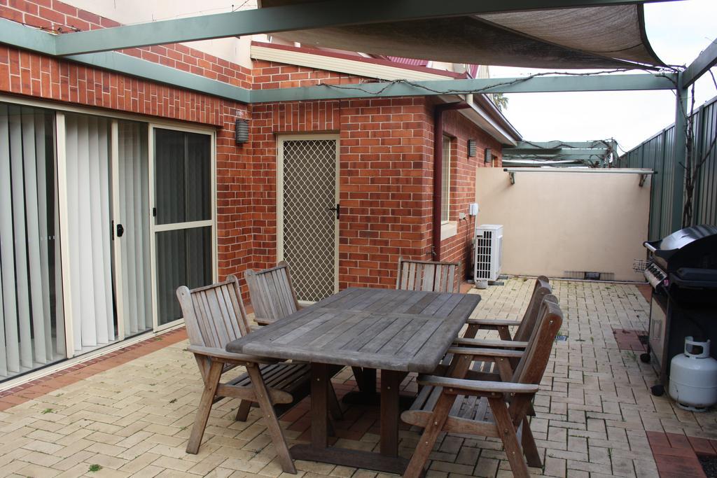 Albury Suites - Schubach Street חדר תמונה