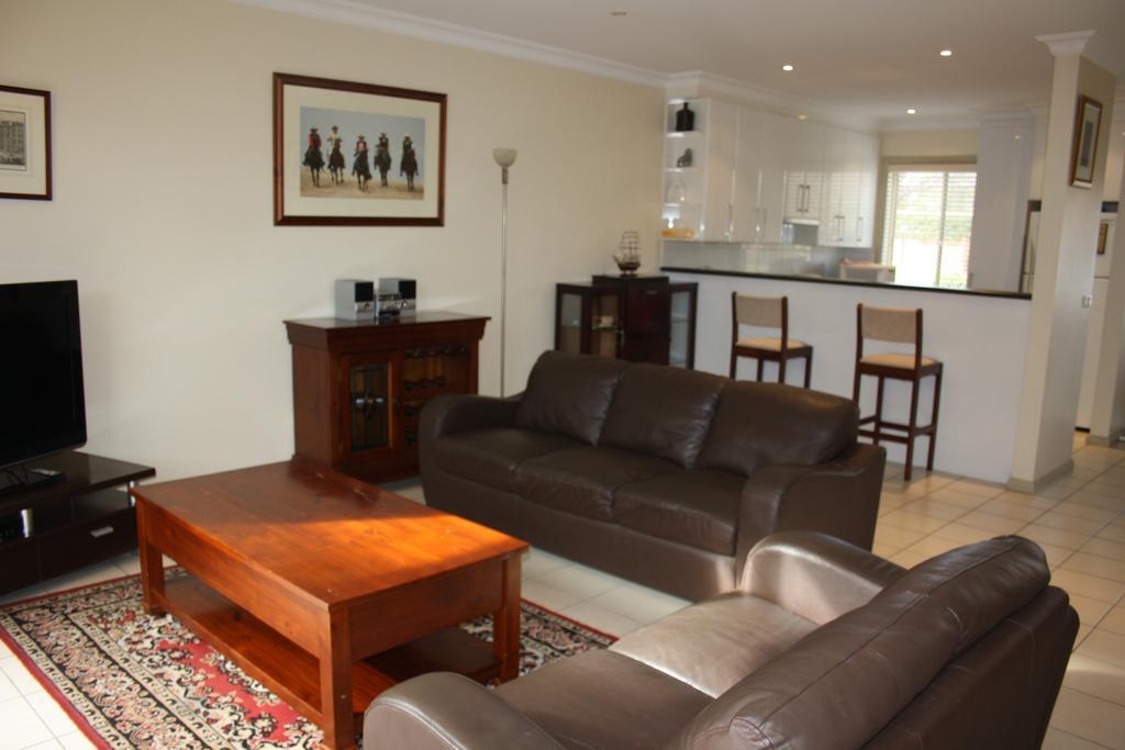 Albury Suites - Schubach Street חדר תמונה